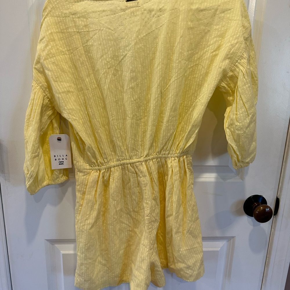 Billabong small romper one piece yellow shorts - Picture 4 of 7